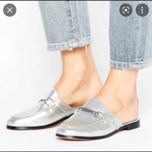 TOPSHOP ‘Kylie’ Silver Leather Mules
